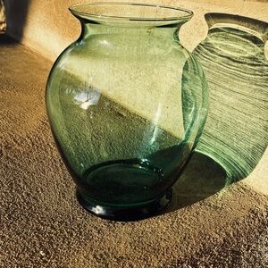 Beautiful Teal Glass Flower Vase 7 3/4"